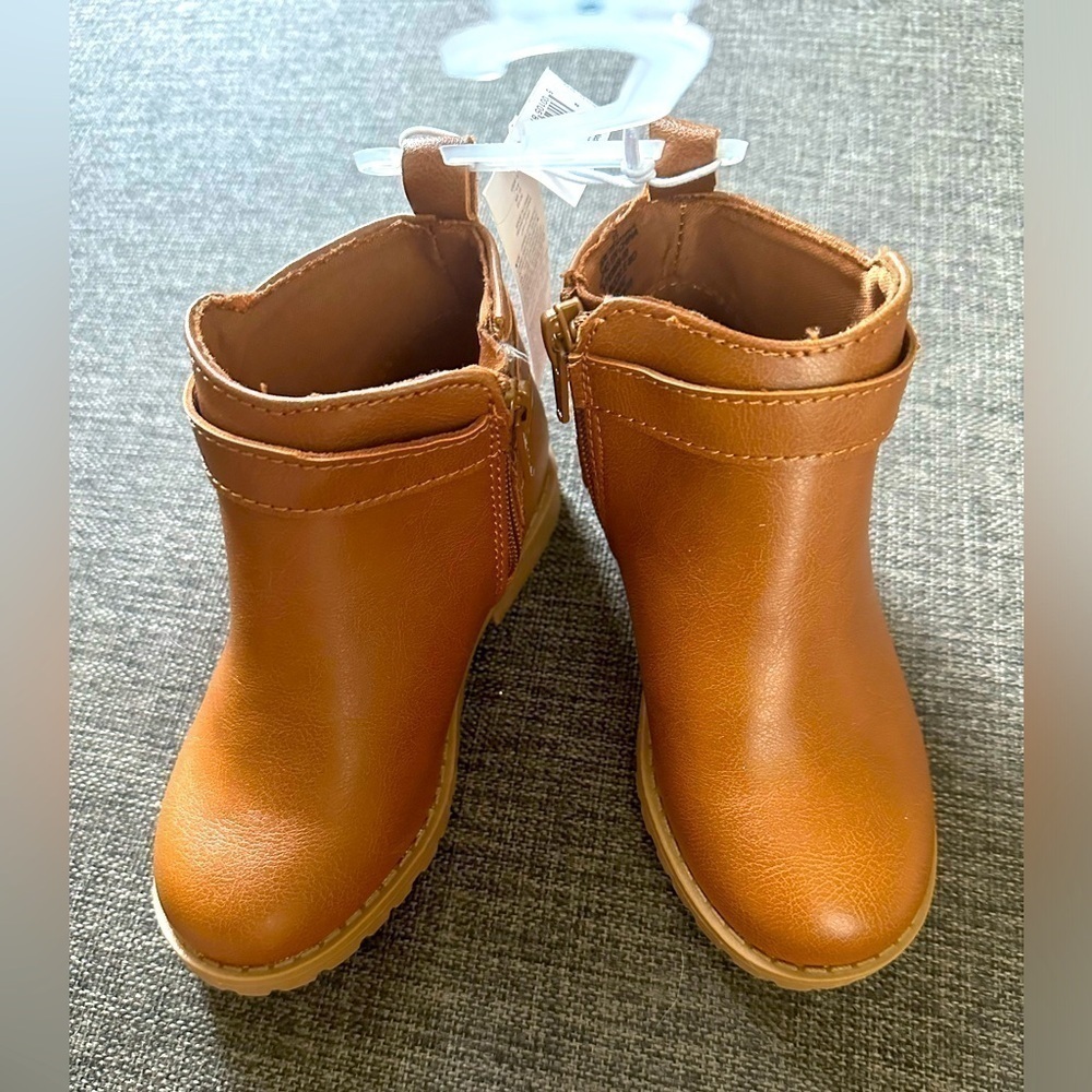 Girls boots